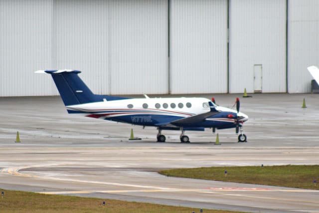 N77RE - Beechcraft