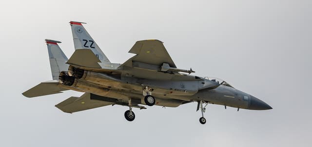  - Twin-engine aircraft