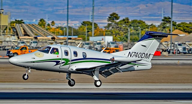 N740DM - Twin-engine aircraft
