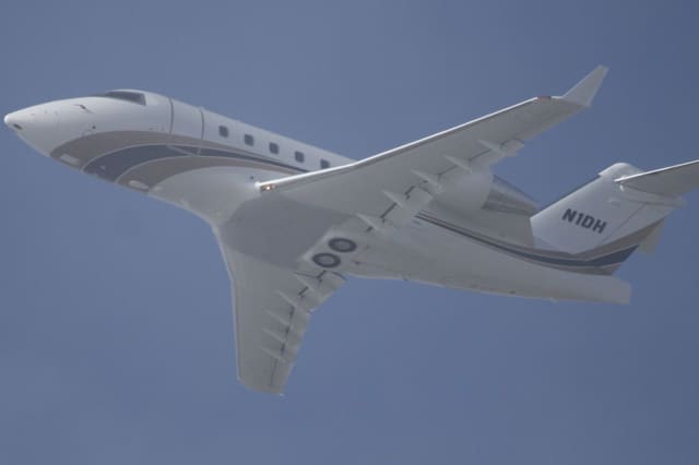 N1DH - Business jet