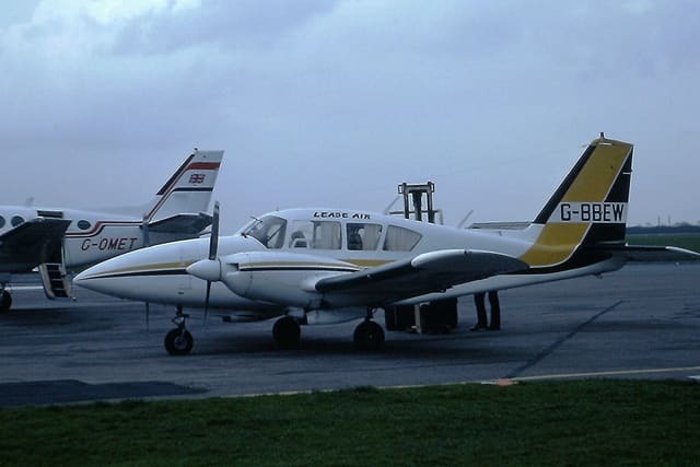 G-BBEW - Twin-engine aircraft