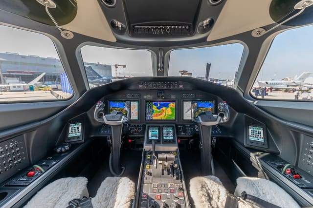 N260CL - Business jet