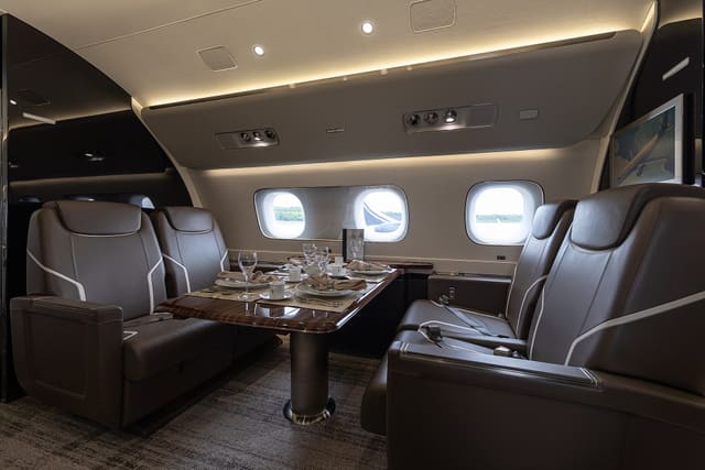 N727EE - Business jet