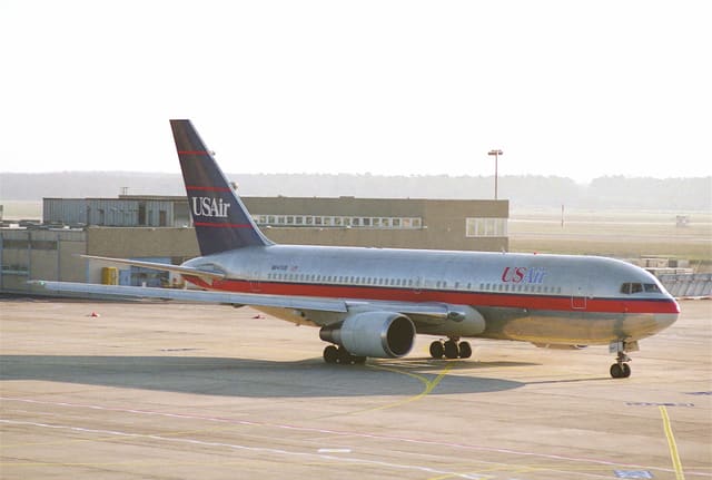 N647US - Twin-engine aircraft