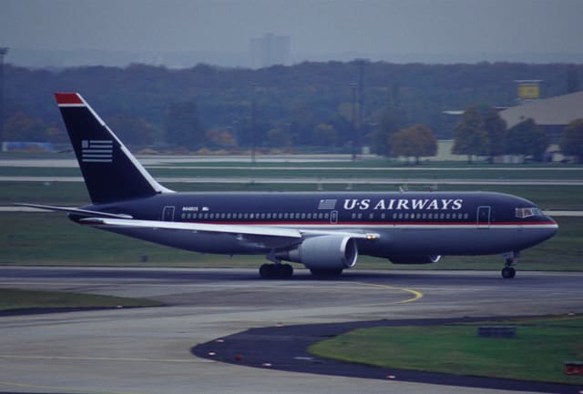 N648US - Twin-engine aircraft