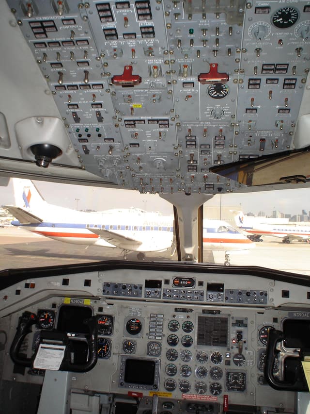 N390AE - Aircraft