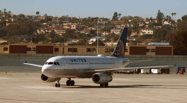 N841UA - Airbus