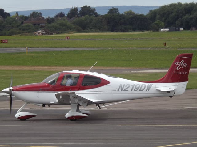 N219DW - Cirrus