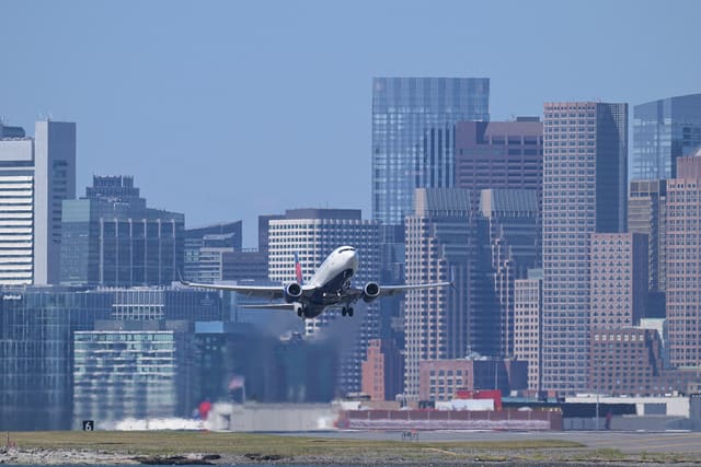 N383DN - Twin-engine aircraft