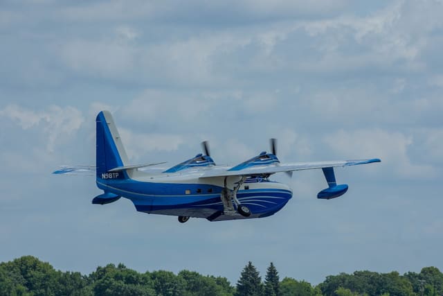 N98TP - Twin-engine aircraft