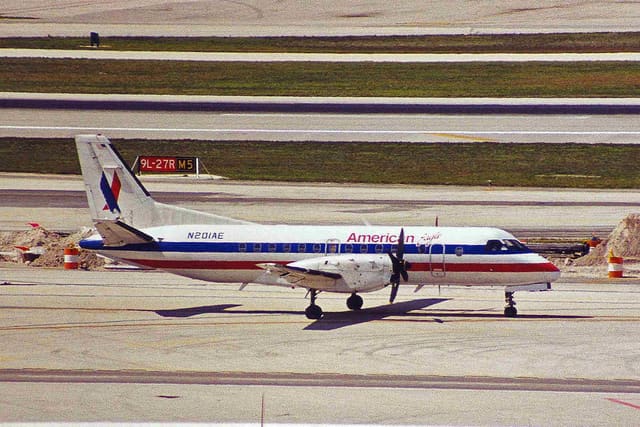 N201AE - Twin-engine aircraft