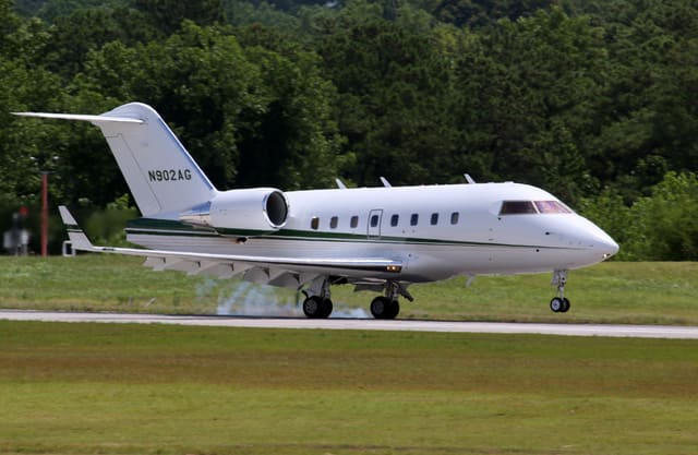N902AG - Bombardier