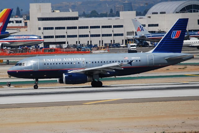 N852UA - Airbus