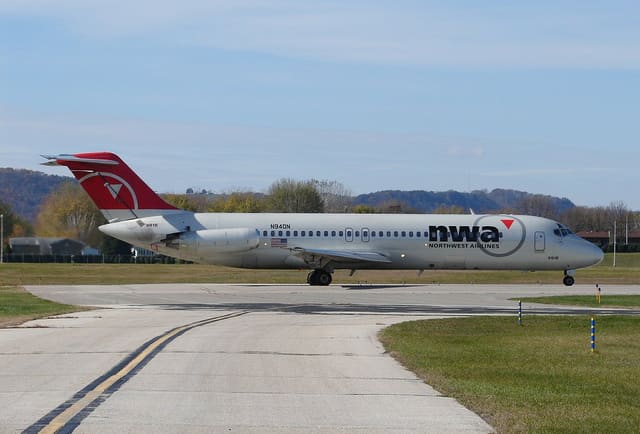 N940N - Douglas