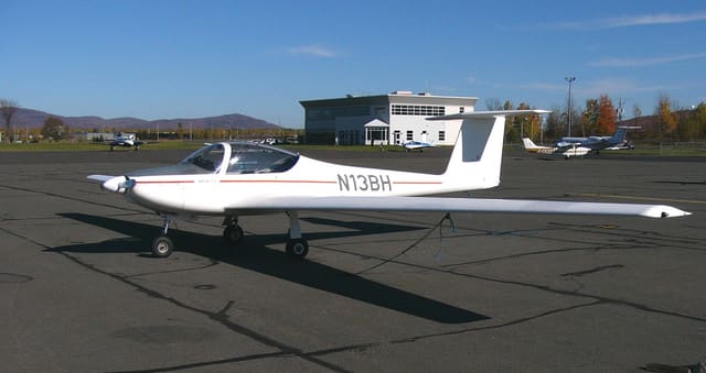 N13BH - Glider