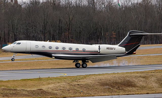 N656FX - Business jet