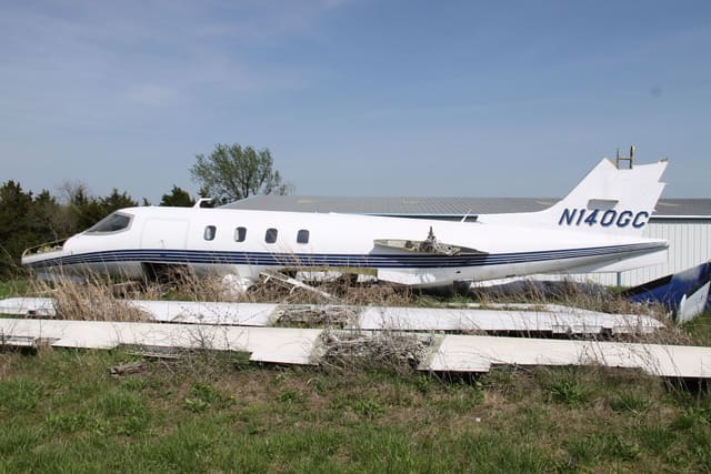 N140GC - Business jet