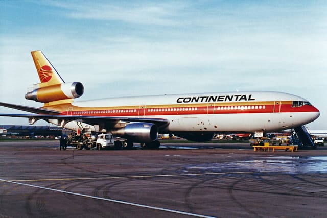 N19072 - Douglas