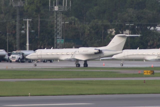 N44ZF - Business jet
