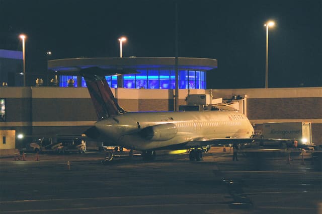 N769NC - Twin-engine aircraft