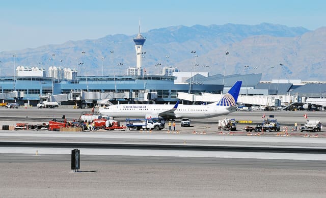 N37437 - Boeing