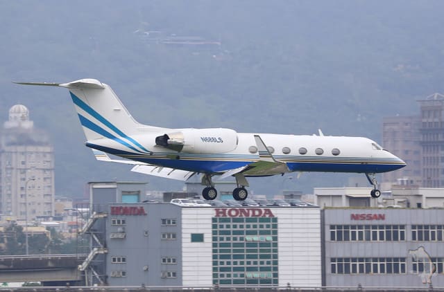 N688LS - Business jet