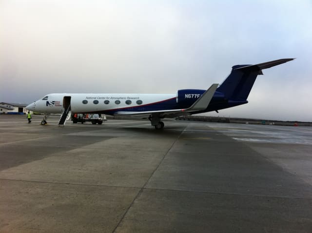 N677F - Business jet