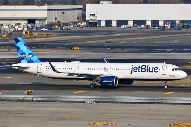 N2016J - Airbus