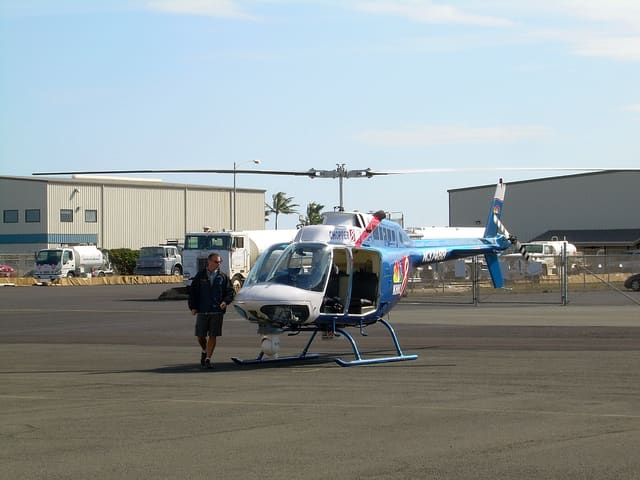 N37488 - Helicopter