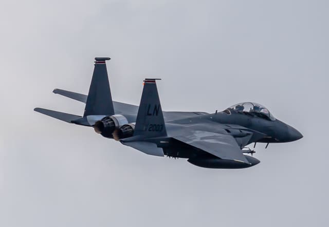  - Twin-engine aircraft