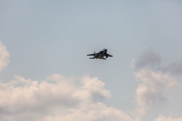  - Twin-engine aircraft