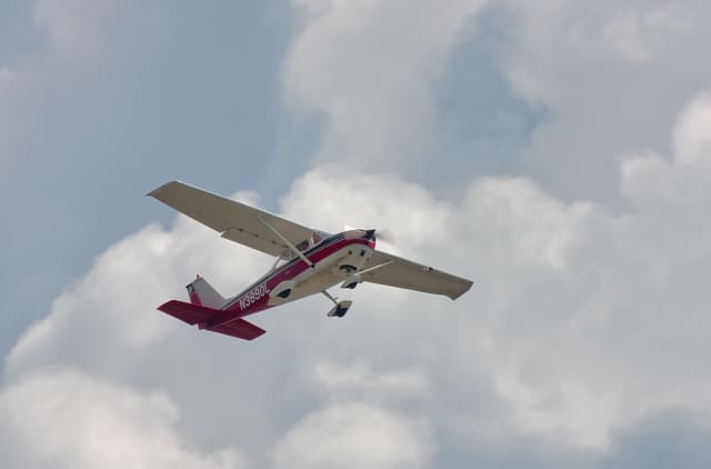 N3890L - Cessna