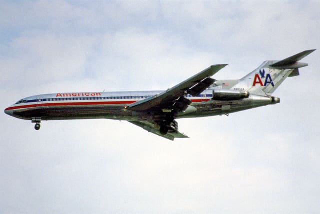 N864AA - Boeing