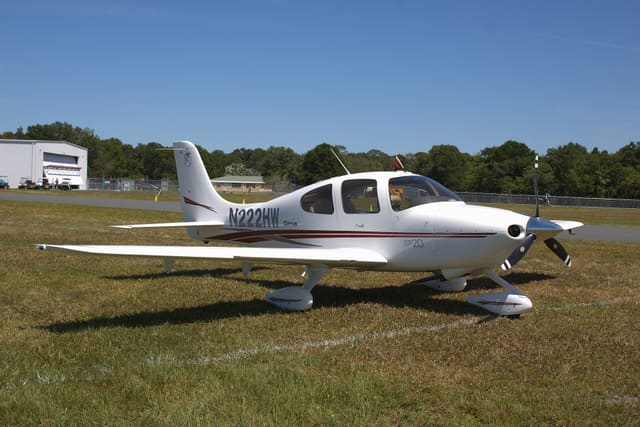 N222HW - Cirrus