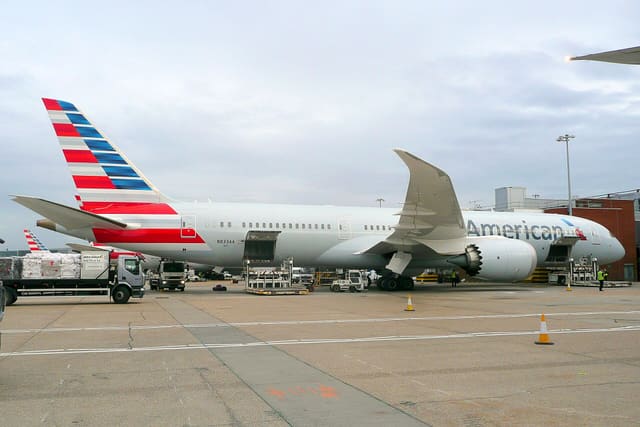 N833AA - Boeing