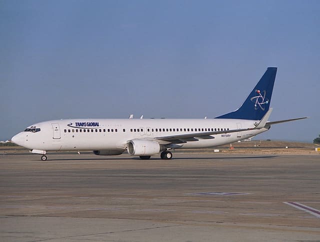 N975RY - Twin-engine aircraft