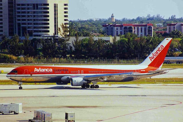 N984AN - Twin-engine aircraft