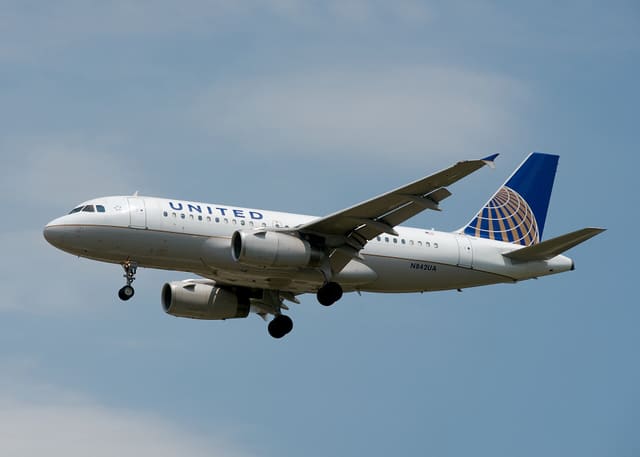 N842UA - Airbus