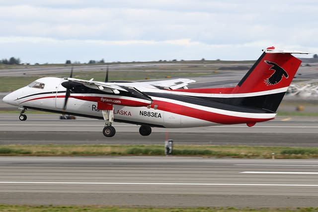 N883EA - Twin-engine aircraft