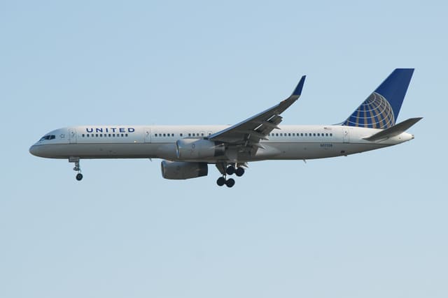 N17128 - Twin-engine aircraft