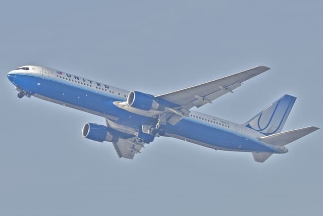N660UA - Boeing