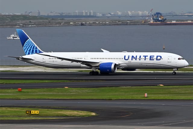 N13018 - Boeing