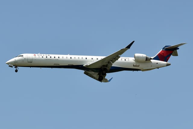 N335PQ - Bombardier