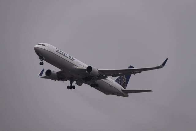 N670UA - Boeing