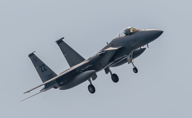  - Twin-engine aircraft