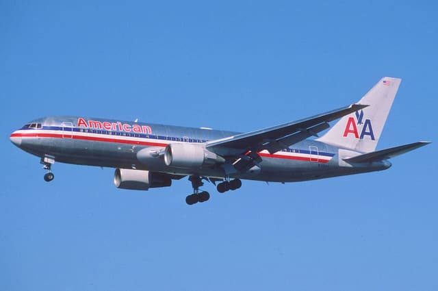 N319AA - Boeing