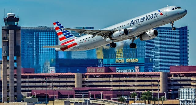 N916US - Twin-engine aircraft