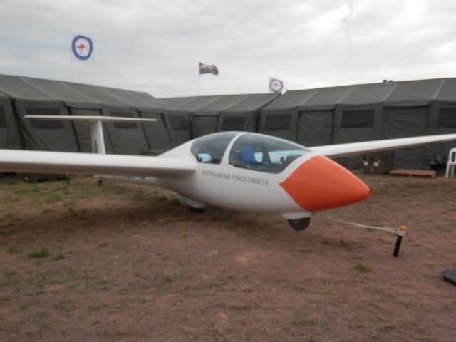 VH-NQU - Glider