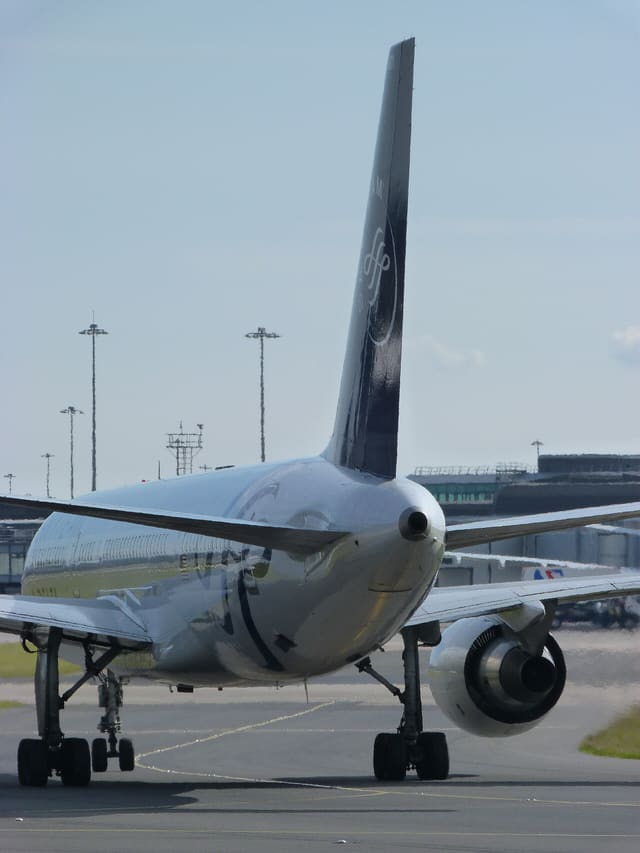 N705TW - Twin-engine aircraft