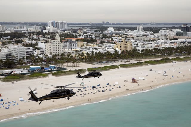 N72760 - Helicopter